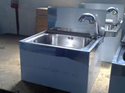Washbasin, wall mounted - sensor operated