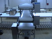 Three-row conveyor for cutting line